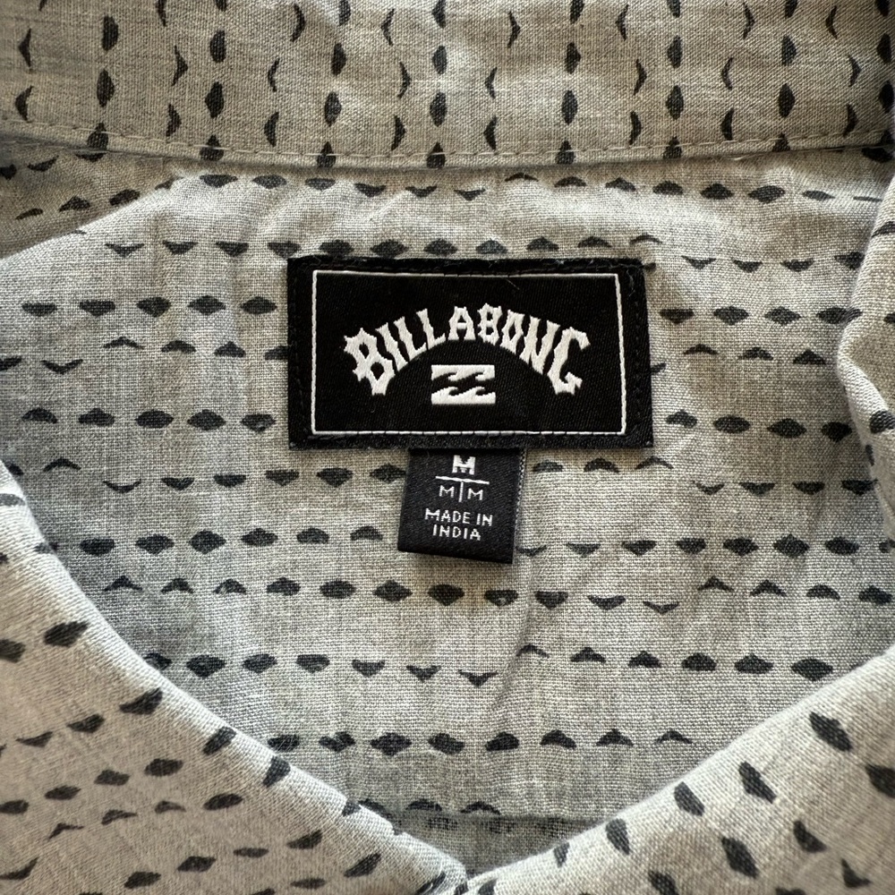 Billabong Men's Black and Gray Patterned Button Down Shirt - Picture 2 of 9